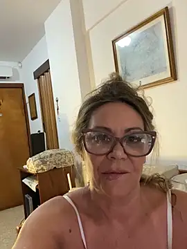 Snapshot of lolavalecuatro chatting on 12, 1, 2025 lolavalecuatro online show from 12, 1, 2025