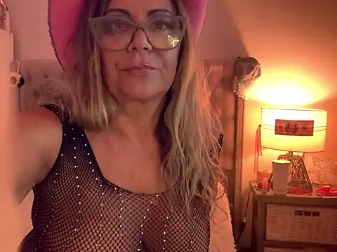 Snapshot of lolavalecuatro chatting on 31, 1, 2025 lolavalecuatro online show from 31, 1, 2025