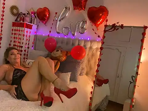 Snapshot of lolavalecuatro chatting on 17, 2, 2025 lolavalecuatro online show from 17, 2, 2025