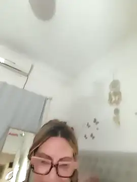 Snapshot of lolavalecuatro chatting on 13, 3, 2026 lolavalecuatro online show from 13, 3, 2026