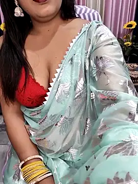 Snapshot of Cute-Raashii chatting on 6, 2, 2026 Cute-Raashii online show from 6, 2, 2026