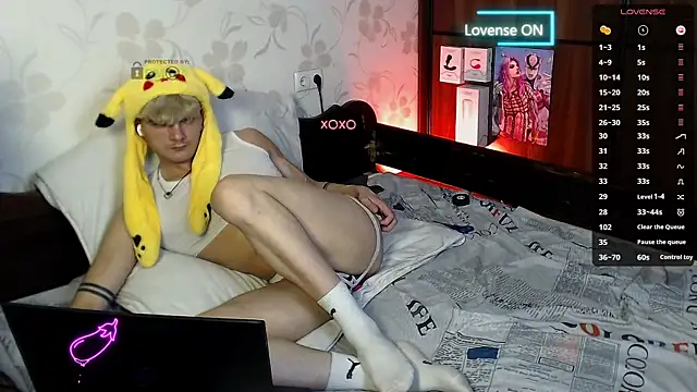 Snapshot of DuoVibes chatting on 4, 3, 2025 DuoVibes online show from 4, 3, 2025