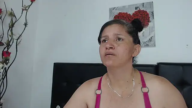 Snapshot of Angelinna_Milf chatting on 3, 1, 2025 Angelinna Milf online show from 3, 1, 2025