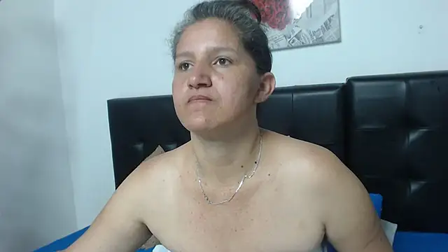 Snapshot of Angelinna_Milf chatting on 25, 1, 2025 Angelinna Milf online show from 25, 1, 2025