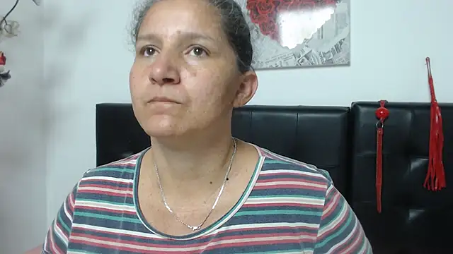 Snapshot of Angelinna_Milf chatting on 8, 2, 2025 Angelinna Milf online show from 8, 2, 2025