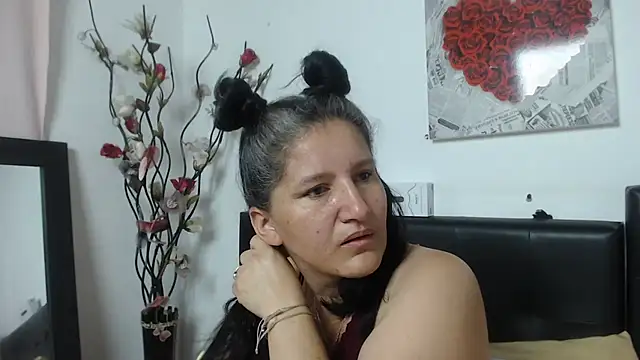 Snapshot of Angelinna_Milf chatting on 15, 2, 2025 Angelinna Milf online show from 15, 2, 2025