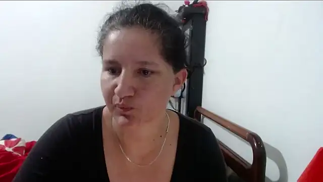 Snapshot of Angelinna_Milf chatting on 13, 9, 2025 Angelinna Milf online show from 13, 9, 2025