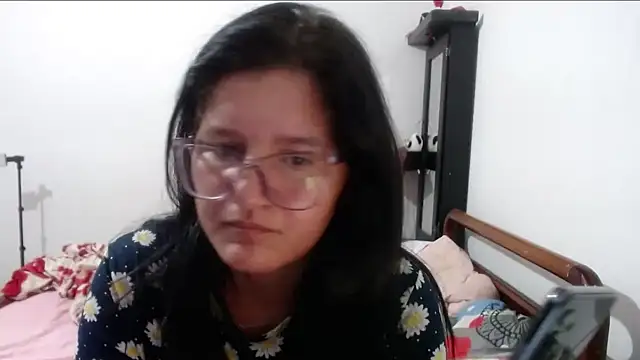 Snapshot of Angelinna_Milf chatting on 17, 9, 2025 Angelinna Milf online show from 17, 9, 2025