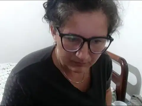 Snapshot of Angelinna_Milf chatting on 1, 11, 2025 Angelinna Milf online show from 1, 11, 2025