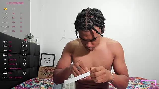 Snapshot of RoddyRich11 chatting on 15, 10, 2025 RoddyRich11 online show from 15, 10, 2025