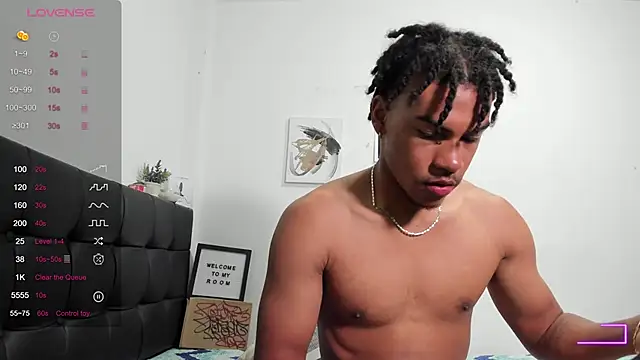 Snapshot of RoddyRich11 chatting on 22, 10, 2025 RoddyRich11 online show from 22, 10, 2025