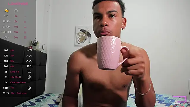 Snapshot of RoddyRich11 chatting on 18, 11, 2025 RoddyRich11 online show from 18, 11, 2025