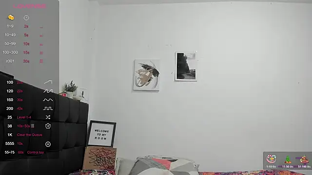 Snapshot of RoddyRich11 chatting on 18, 12, 2025 RoddyRich11 online show from 18, 12, 2025