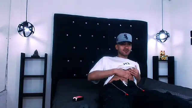 Liam crox online show from 15, 12, 2024