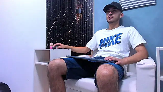 Liam crox online show from 17, 12, 2024