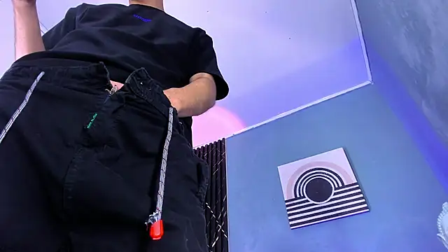 Liam crox online show from 19, 12, 2024