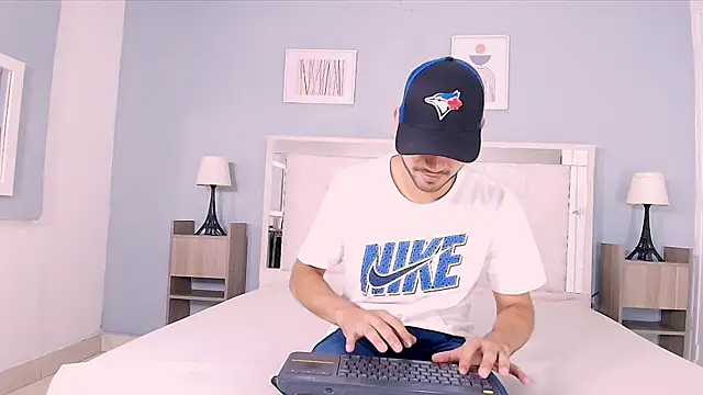 Liam crox online show from 27, 12, 2024