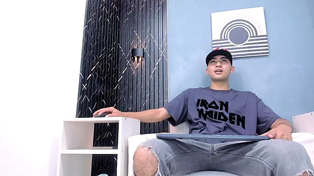 Liam crox online show from 7, 1, 2025