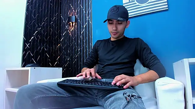 Liam crox online show from 7, 2, 2025