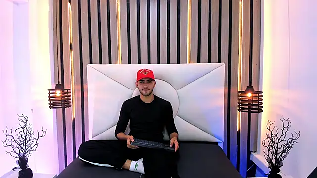 Liam crox online show from 13, 2, 2025