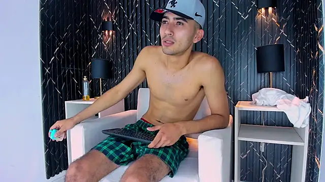 Liam crox online show from 24, 2, 2025