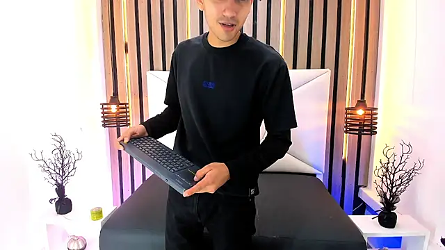 Liam crox online show from 27, 2, 2025