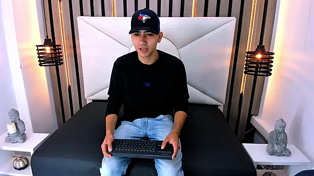 Liam crox online show from 3, 3, 2025