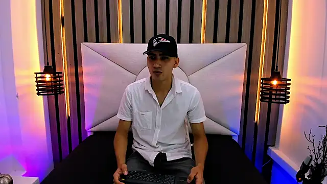 Liam crox online show from 6, 3, 2025