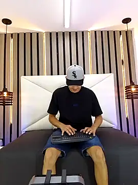 Liam crox online show from 19, 3, 2025