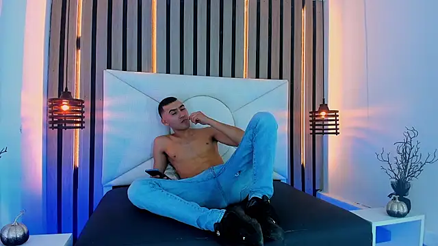 Liam crox online show from 22, 3, 2025