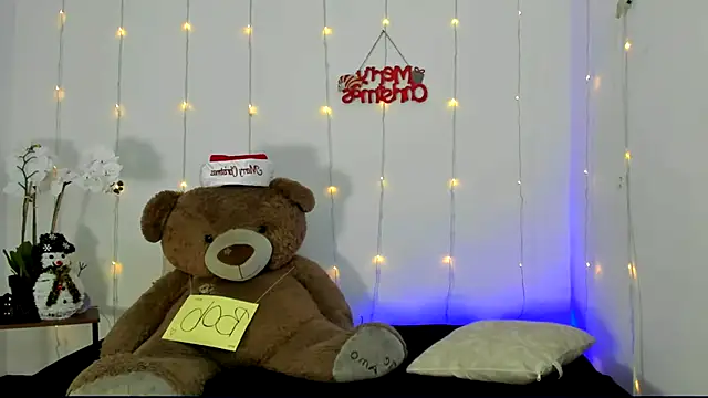 Snapshot of kendal_scott1 chatting on 2, 12, 2024 kendal scott1 online show from 2, 12, 2024