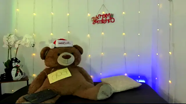 Snapshot of kendal_scott1 chatting on 5, 12, 2024 kendal scott1 online show from 5, 12, 2024