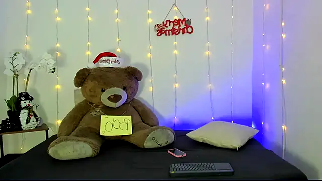 Snapshot of kendal_scott1 chatting on 6, 12, 2024 kendal scott1 online show from 6, 12, 2024