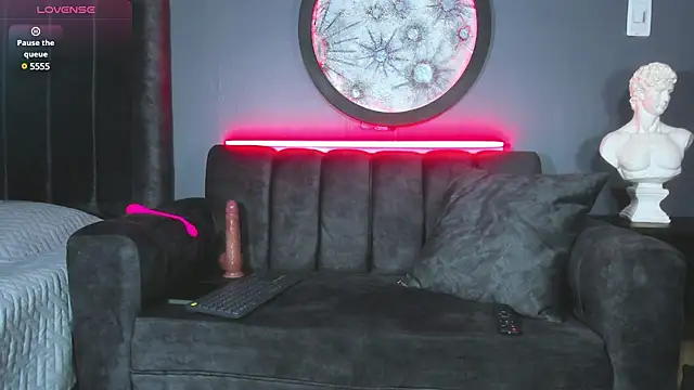 Snapshot of khriss_brown chatting on 24, 1, 2025 khriss brown online show from 24, 1, 2025