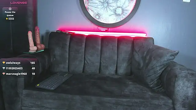 Snapshot of khriss_brown chatting on 19, 2, 2025 khriss brown online show from 19, 2, 2025