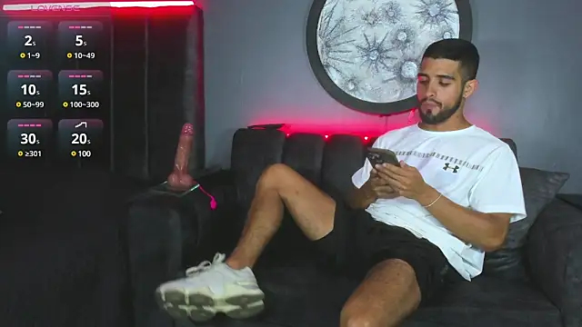 Snapshot of khriss_brown chatting on 5, 3, 2025 khriss brown online show from 5, 3, 2025