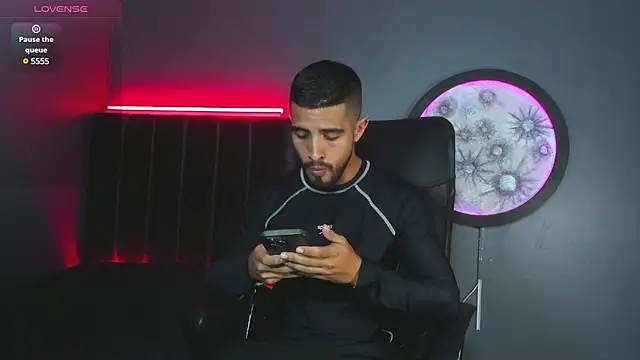 Snapshot of khriss_brown chatting on 18, 3, 2025 khriss brown online show from 18, 3, 2025