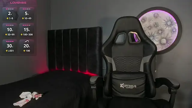 Snapshot of khriss_brown chatting on 1, 10, 2025 khriss brown online show from 1, 10, 2025