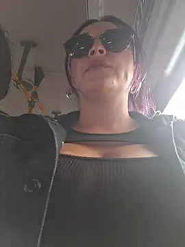sophie banger online show from 6, 8, 2026