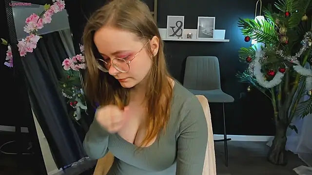 Snapshot of CassieCool chatting on 8, 1, 2025 CassieCool online show from 8, 1, 2025