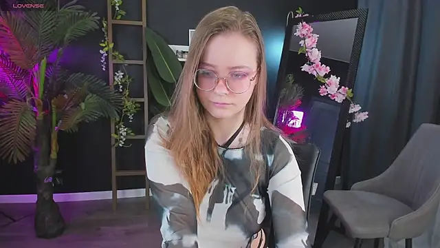 Snapshot of CassieCool chatting on 25, 1, 2025 CassieCool online show from 25, 1, 2025