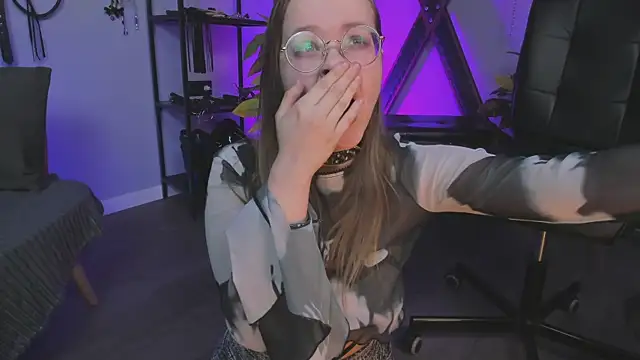 Snapshot of CassieCool chatting on 9, 2, 2025 CassieCool online show from 9, 2, 2025