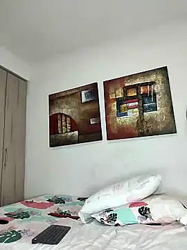 Snapshot of cuteluci_ chatting on 2, 1, 2025 cuteluci  online show from 2, 1, 2025