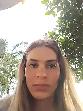 Snapshot of cuteluci_ chatting on 3, 1, 2025 cuteluci  online show from 3, 1, 2025