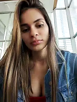 Snapshot of cuteluci_ chatting on 7, 1, 2025 cuteluci  online show from 7, 1, 2025