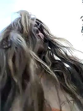 Snapshot of cuteluci_ chatting on 2, 2, 2025 cuteluci  online show from 2, 2, 2025