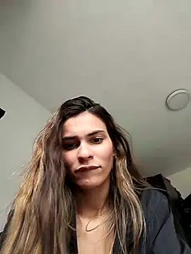 Snapshot of cuteluci_ chatting on 16, 2, 2025 cuteluci  online show from 16, 2, 2025