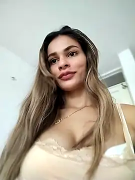 Snapshot of cuteluci_ chatting on 28, 9, 2025 cuteluci  online show from 28, 9, 2025