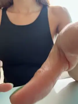 Snapshot of cuteluci_ chatting on 17, 10, 2025 cuteluci  online show from 17, 10, 2025