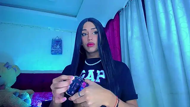 NahomiCamper online show from 30, 4, 2026